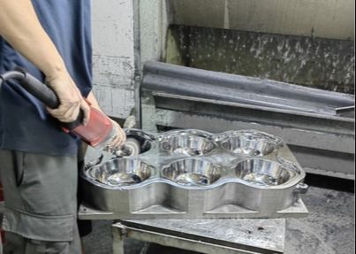 แม่พิมพ์บนโต๊ะอาหาร ISO เมลามีน 1 * 6 ช่องชามเมลามีนแบบกำหนดเอง