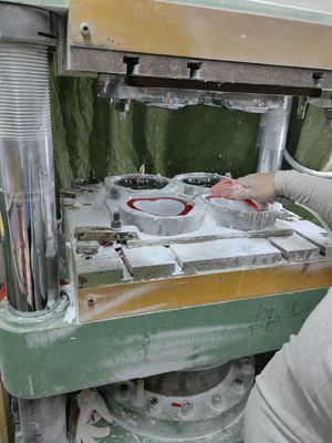 ผงผสมยูเรียเกรดอาหาร C3H6N6 สำหรับใช้บนโต๊ะอาหาร