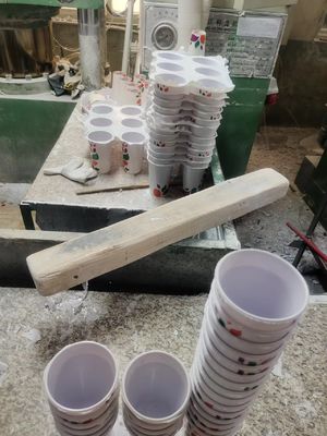 25kgs / Bag ยูเรียฟอร์มาลดีไฮด์เรซินผงเกรดอุตสาหกรรมสำหรับเมลามีน Tablewave