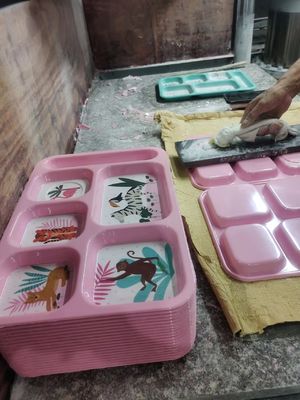 ผงวัตถุดิบเมลามีนปลอดสารพิษ 99.8% Urea Moulding Compound