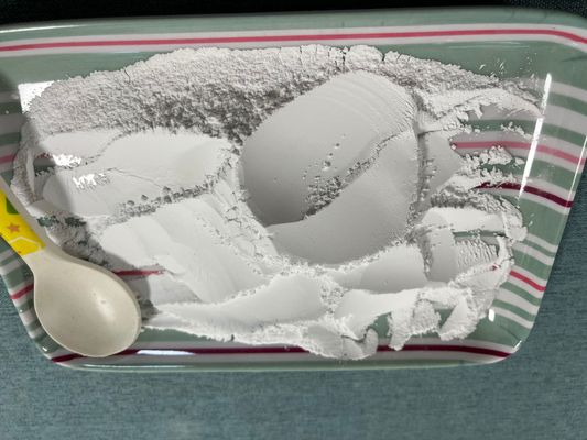 เครื่องใช้บนโต๊ะอาหารที่มีความชื้นต่ำผงเคลือบเมลามีน 130-150 ℃จุดหลอมเหลวสูงสุด 0.1%