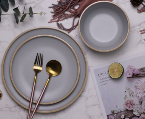 แคมป์เมลาไมน์ จานอาหารเย็นและจาน 12 ชิ้น