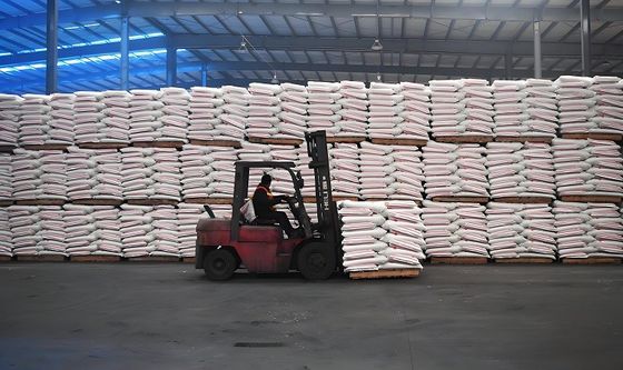 เมลาไมน์ สดใส 99.9% ความสะอาด เชื่อถือโดยเวียดนามเคมี Melamine ที่นั่งน้ํา