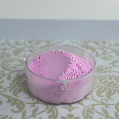 ผงเมลามีนขึ้นรูปชนิดผง ไม่ละลายน้ำ ใช้กันอย่างแพร่หลายในกระบวนการผลิตเครื่องใช้ในครัวและลามิเนตตกแต่ง